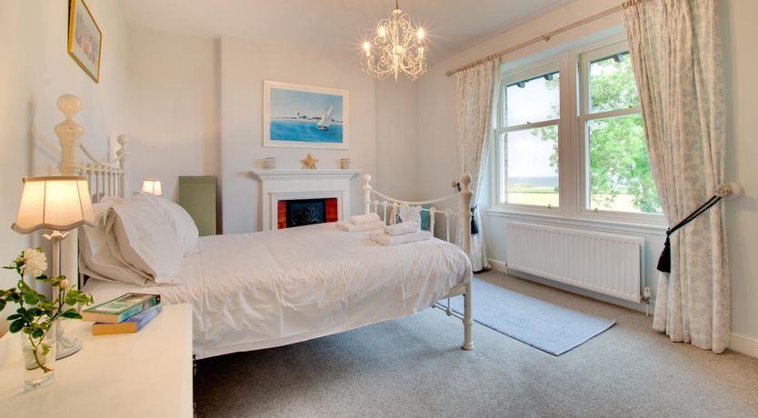 Photo of 5 Bed in Embleton