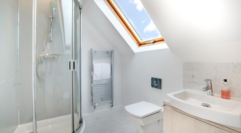 Photo of 5 Bed in Embleton