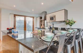 2 Bed in Looe Holiday Home