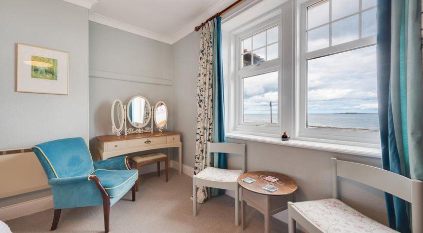 Photo of 4 Bed in Seahouses