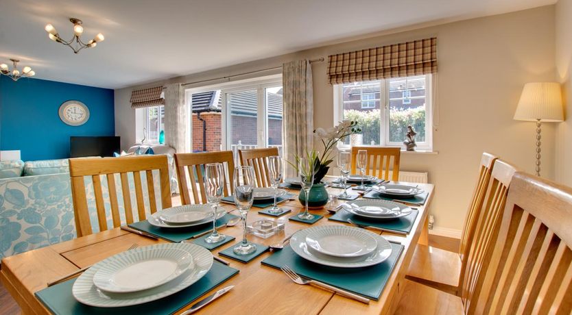 Photo of 6 Bed in Seahouses