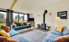 Photo of 5 Bed in Briston