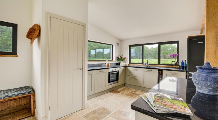Photo of 5 Bed in Briston