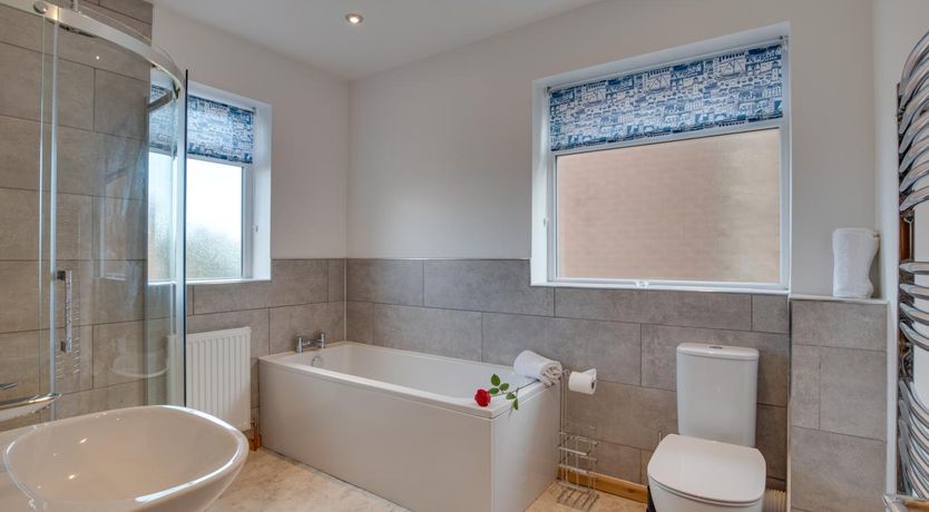 Photo of 4 Bed in Whitby