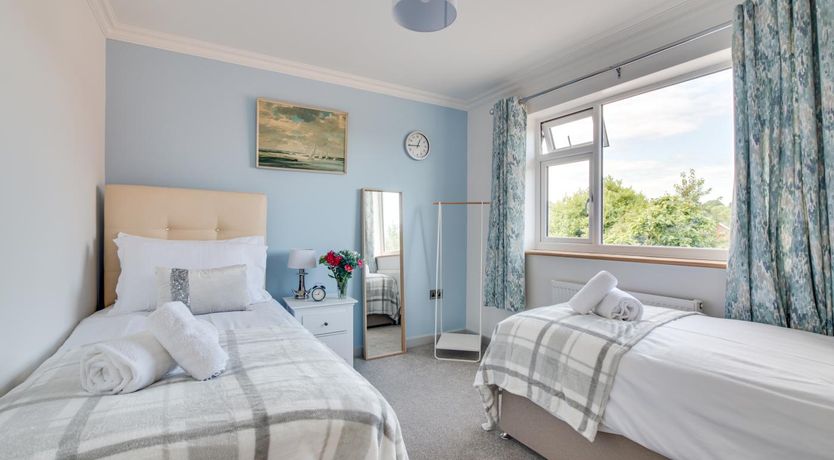 Photo of 4 Bed in Whitby