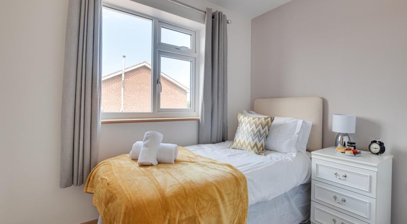Photo of 4 Bed in Whitby