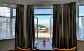 Photo of 3 Bed in Torquay
