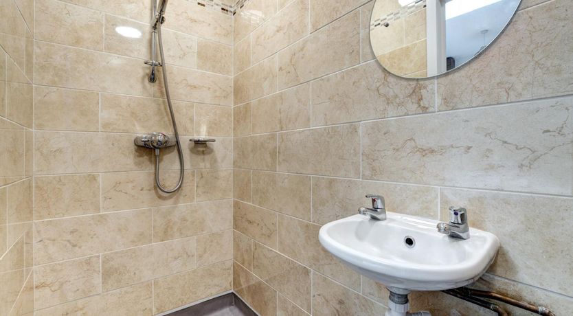 Photo of 3 Bed in Torquay