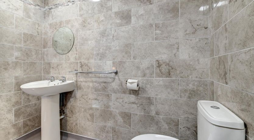 Photo of 3 Bed in Torquay