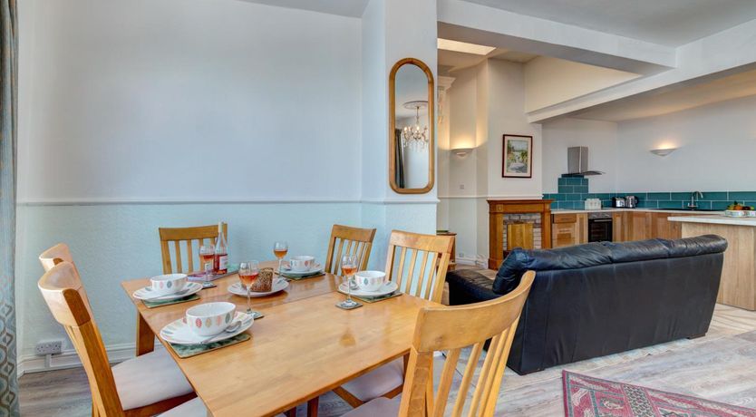 Photo of 3 Bed in Torquay