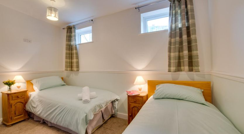 Photo of 3 Bed in Torquay