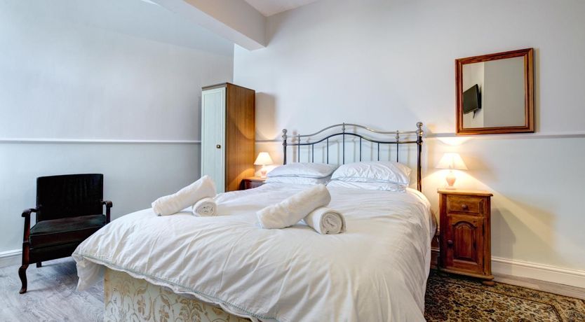 Photo of 3 Bed in Torquay