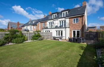 4 Bed in Beadnell Holiday Home