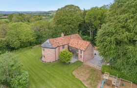 Photo of 4-bed-in-taunton