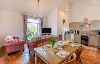 2 Bed in Old Hall Green Holiday Home
