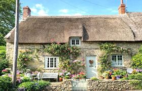 Photo of 2-bed-in-burton-bradstock-1