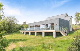 Photo of 4-bed-in-hartland