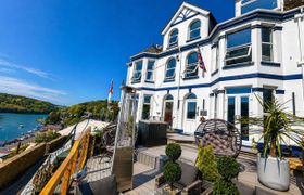Photo of 4-bed-in-looe-7