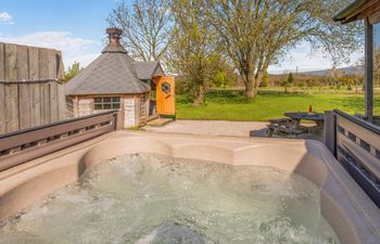 6 Bed in Blackburn Holiday Home