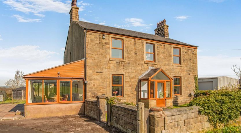 Photo of 6 Bed in Blackburn