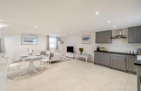 Photo of 1-bed-in-bath-12