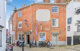 Photo of 2-bed-in-lymington