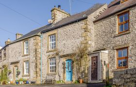 Photo of 3-bed-in-tideswell-1