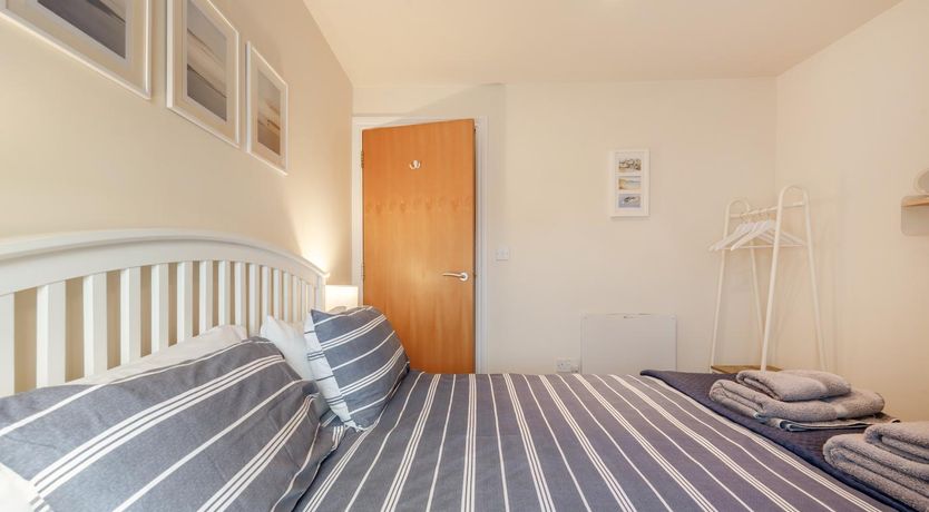 Photo of 1 Bed in Tenby