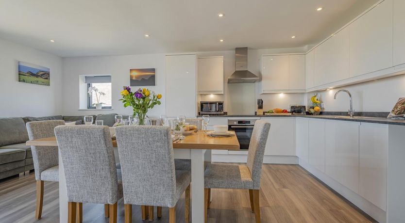 Photo of 3 Bed in Tintagel