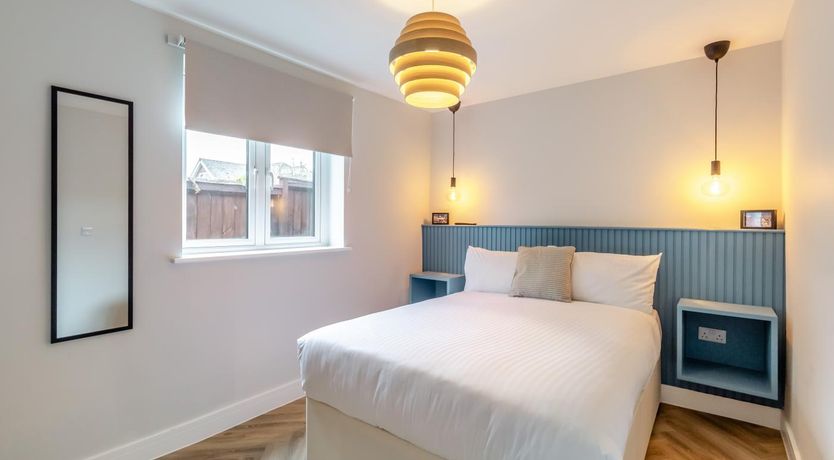Photo of 6 Bed in Shanklin