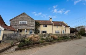Photo of 7-bed-in-walberswick