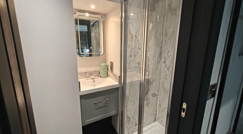 Photo of 2 Bed in Tenby