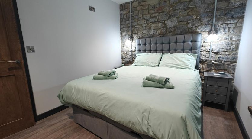 Photo of 2 Bed in Tenby