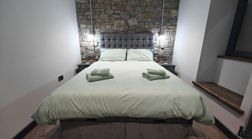 Photo of 2 Bed in Tenby