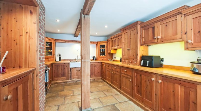 Photo of 4 Bed in Lymington