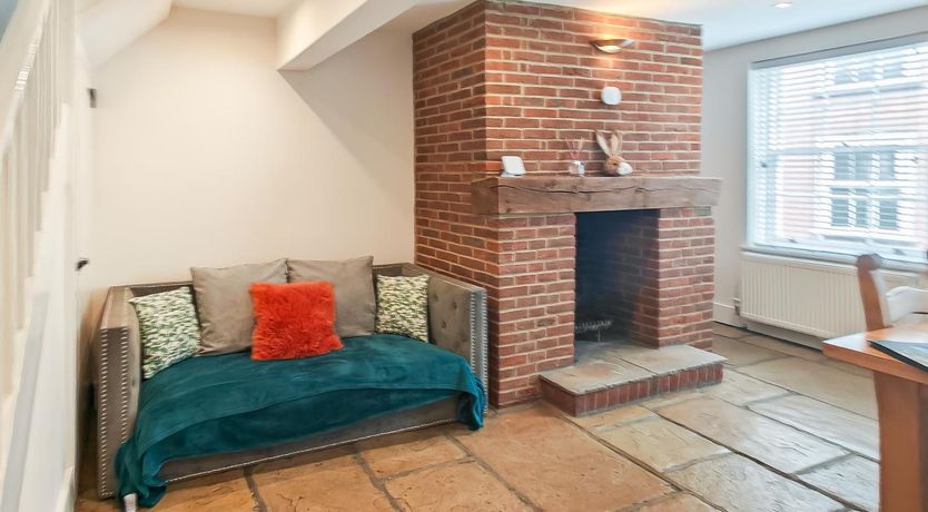 Photo of 4 Bed in Lymington