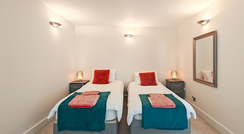 Photo of 4 Bed in Lymington