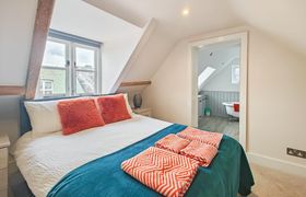 Photo of 4-bed-in-lymington