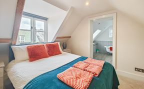 Photo of 4 Bed in Lymington
