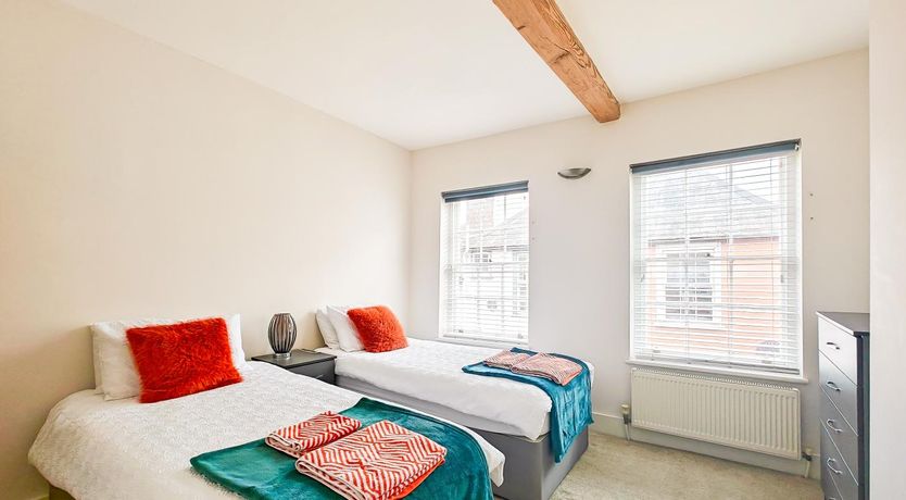 Photo of 4 Bed in Lymington