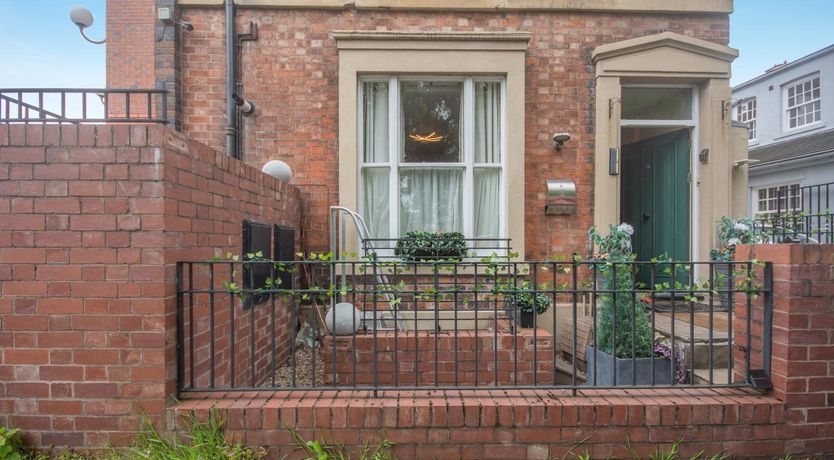 Photo of 3 Bed in Chester