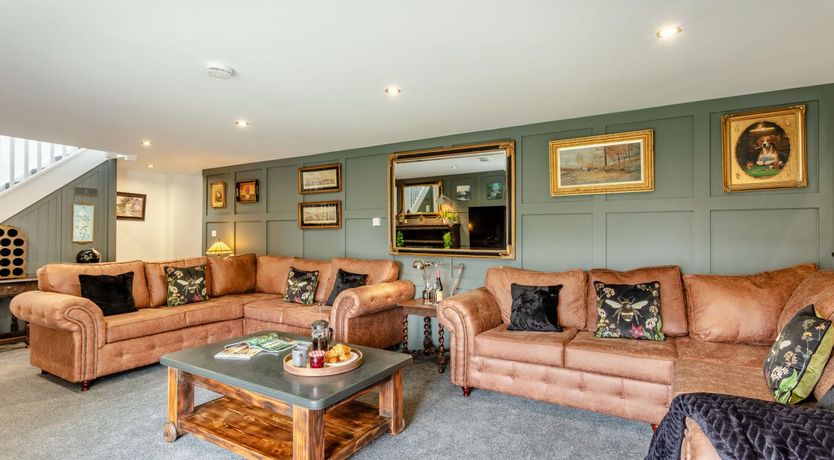 Photo of 6 Bed in Holsworthy
