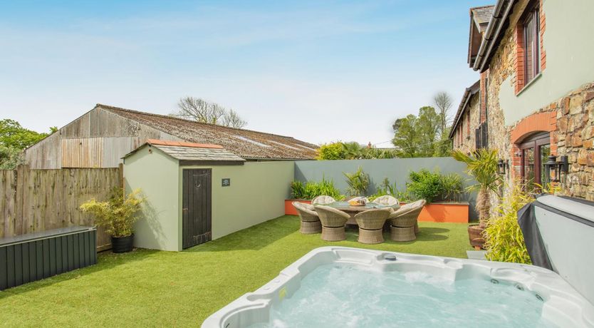 Photo of 6 Bed in Holsworthy