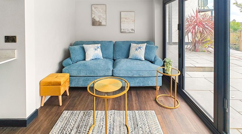 Photo of 2 Bed in Tenby