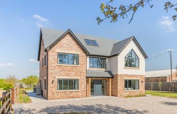 5 Bed in Bluntisham Holiday Home