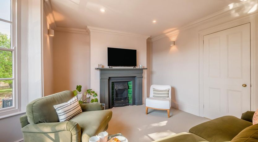 Photo of 2 Bed in Marlborough