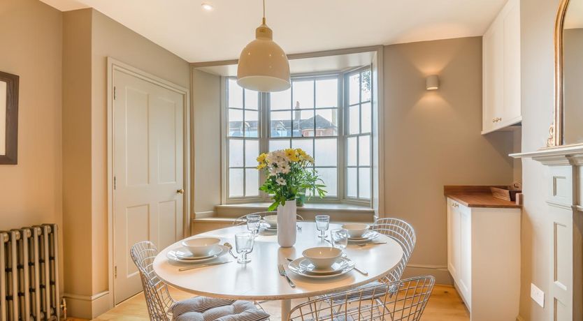Photo of 2 Bed in Marlborough