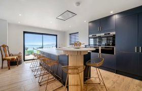 Photo of 4-bed-in-appledore-2