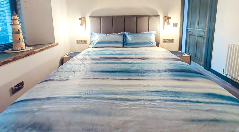 Photo of 2 Bed in Tenby