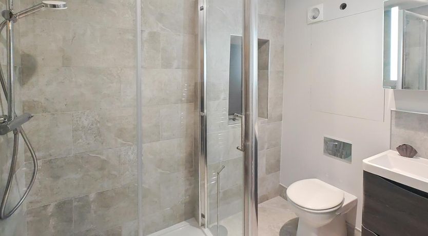 Photo of 2 Bed in Tenby